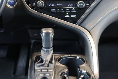 Toyota Camry 2.5 Hybrid Prestige Cvt