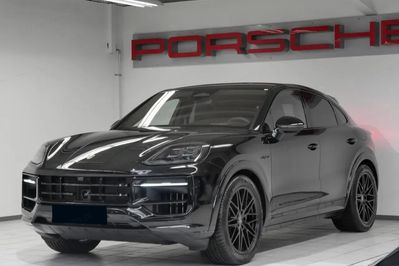 Porsche Cayenne Coupe E-Hybrid Black Edition