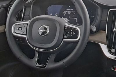 Volvo XC90 T8 AWD Plug-In Hybrid Plus Dark