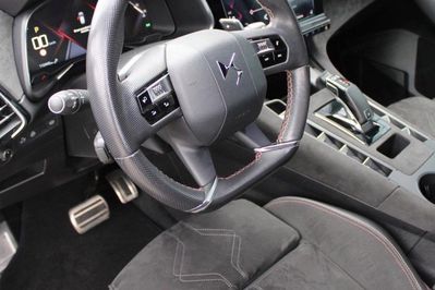 DS DS7 Crossback Performance Line