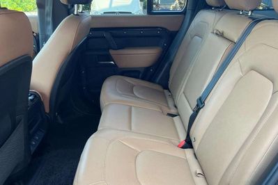 Land Rover Defender 110 3.0 D250 X-Dynamic HSE