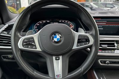 BMW X5 M50i