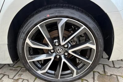 Toyota Corolla Executive 2.0 Hybrid Dynamic Force