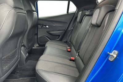 Peugeot 2008 GT 1.2 PureTech EAT8