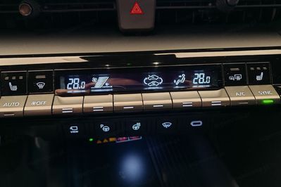 Toyota C-HR GR Sport 2.0 Hybrid Dynamic Force Plug-in