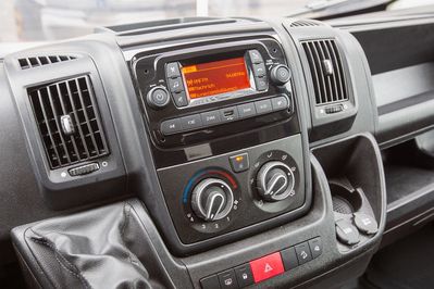 Peugeot Boxer Kontener 8EP + Winda