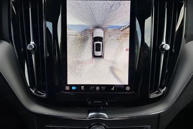 Volvo XC60 B5 B AWD Plus Dark aut