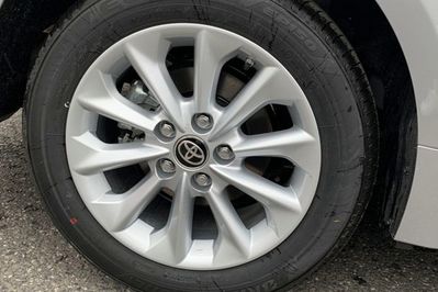 Toyota Corolla Comfort 1.5 benzyna