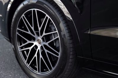 Porsche Cayenne E-Hybrid Black Edition