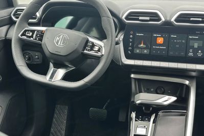 MG ZS 1.5 HEV+ Exclusive aut