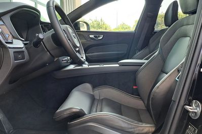 Volvo XC60 B5 B AWD  Black Edition aut