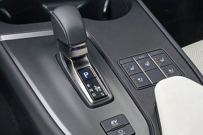 Lexus UX 300h F Sport AWD