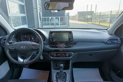 Hyundai i30 1.5 T-GDI Smart DCT