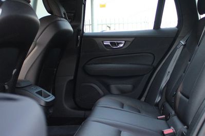 Volvo V60 B4 B Plus Dark