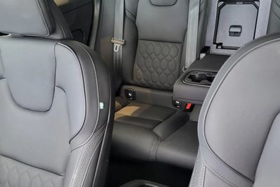 Volvo XC60 B5 B AWD Plus Dark aut
