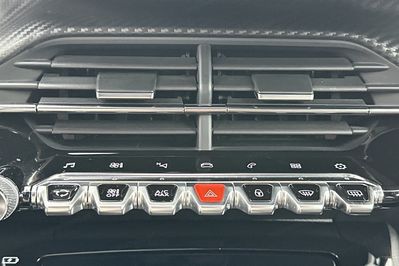 Peugeot 2008 GT 1.2 PureTech EAT8