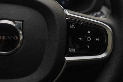 Volvo XC60 B5 AWD Plus Dark