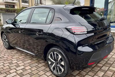 Peugeot 208 Style e-DCS6 1.2 mHEV