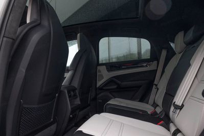 Porsche Cayenne Coupe S E-Hybrid Black Edition