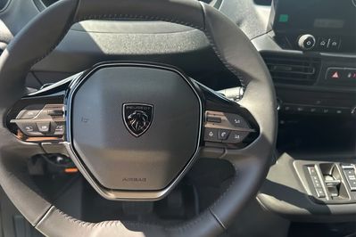 Peugeot Partner Van XL L2H1 EAT8 Zabudowa Brygadowa