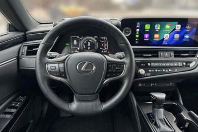 Lexus ES 300h Business Edition
