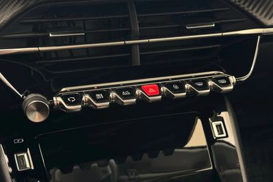 Peugeot 208 1.2 PureTech Allure S&S EAT8