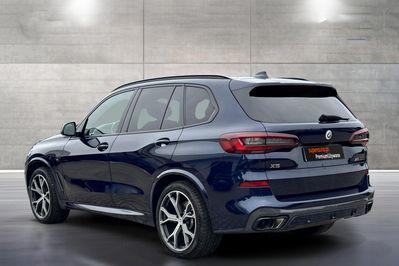 BMW X5 M50i