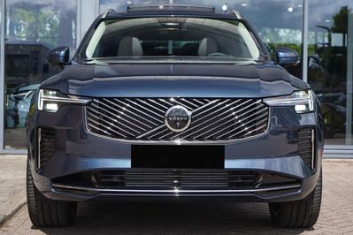 Volvo XC90 T8 AWD Plug-In Hybrid Ultra Bright