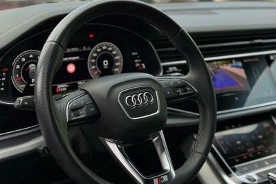 Audi Q8 55 TFSI mHEV Quattro Tiptronic