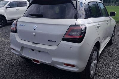 Suzuki Swift 1.2 Dualjet SHVS Premium Plus CVT