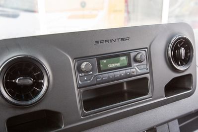 Mercedes Sprinter 314 Kontener + Winda