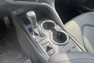 Toyota Camry Executive 2.5 Hybrid  CVT