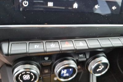 Renault Captur Techno Fast Track 1.6 E-tech Hybrid AT