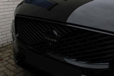 Volvo XC60 B5 AWD Ultra Black Edition