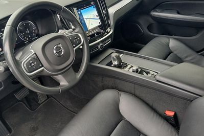 Volvo V60 B4 B Momentum Pro