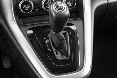 Mercedes T klasa T180d AT