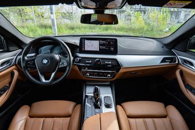 BMW Seria 5 520d xDrive M Sport sport-aut