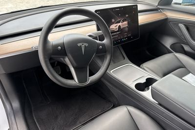 Tesla Model 3 RWD