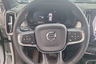 Volvo XC40 B3 Plus Dark