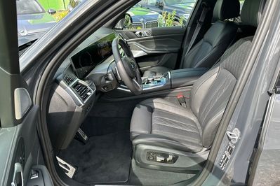 BMW X5 M60i xDrive