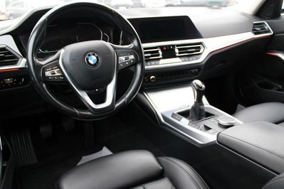 BMW Seria 3 318i aut