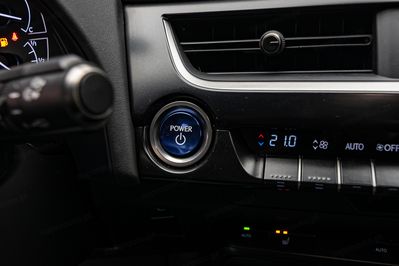 Lexus UX 250h F Impression