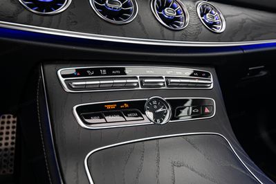 Mercedes Klasa E E 300 Coupe 2.0 9G-TRONIC