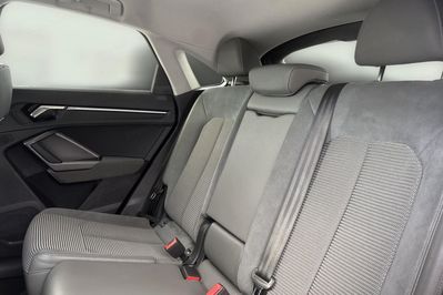 Audi Q3 35 TFSI mHEV S-Line S tronic