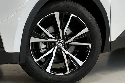 Toyota C-HR Style 2.0 Hybrid Dynamic Force