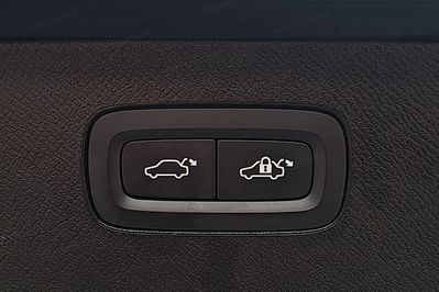 Volvo XC90 T8 AWD Plug-In Hybrid Ultra Dark 7os aut