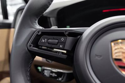 Porsche Cayenne E-Hybrid Black Edition