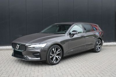 Volvo V60 B4 B Plus Dark
