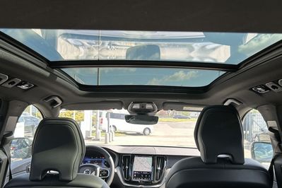 Volvo XC60 T6 Plug-In Hybrid AWD Plus Dark aut