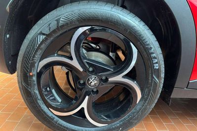 Alfa Romeo Junior 1.2 Ibrida